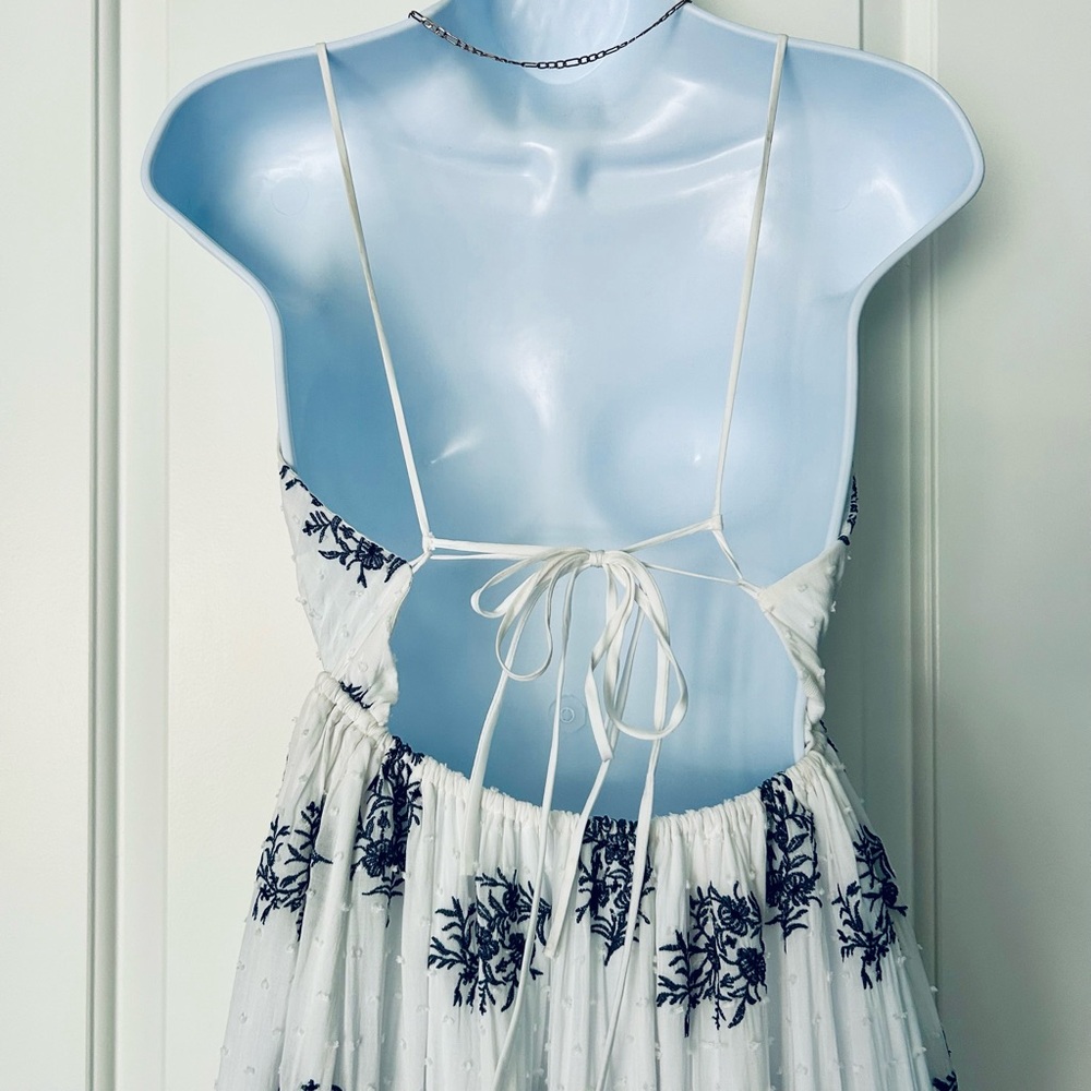Blue Life Baylee white blue blossom embroidered midi dress Size XS - Picture 4 of 10